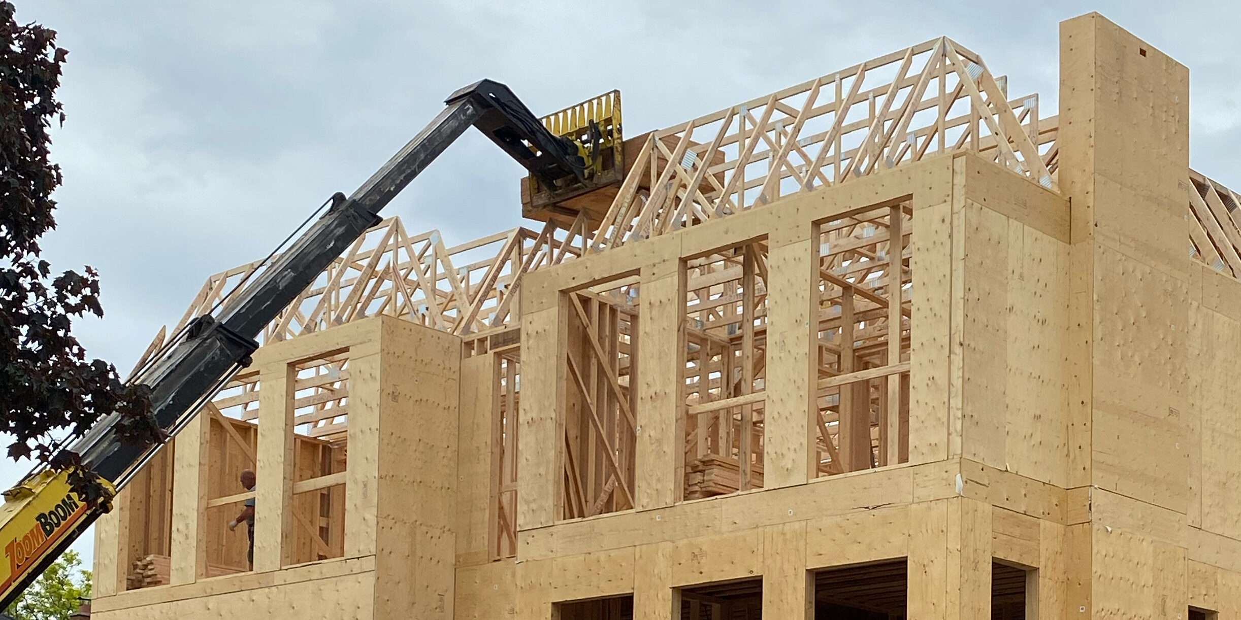 Building Your Dream Home: Choosing the Right Custom Home Builder